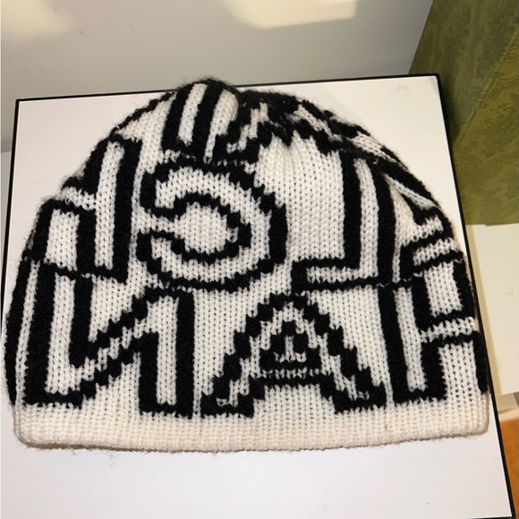 Authentic Chanel Cashmere Wool Silk Logo Beanie Hat
Black/White - Picture 4 of 4